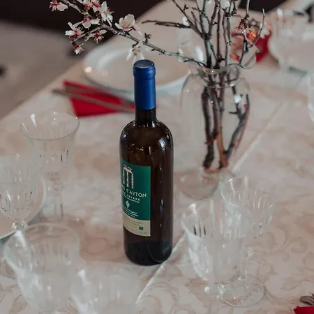 アパート Family House In *