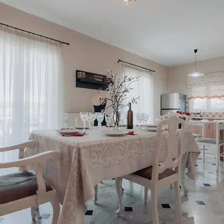 Family House In Apartamento *