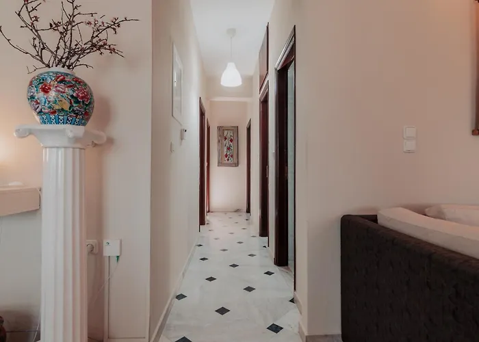 Апартаменты Family House In *